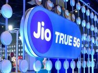 अनलिमिटेड कॉलिंग, डेटा अन्..; Jio चे सर्वात स्वस्त प्लॅन्स, जाणून घ्या... - Marathi News | Jio Recharge: Unlimited calling, data and..; Jio's cheapest plan, know... | Latest tech Photos at Lokmat.com