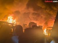 जप्त केलेली ३५० किलो स्फोटके कशी फुटली? स्टेशन बाहेरच्या 'त्या' कारवर संशय, अवयव ३०० फूटांवर फेकले गेले - Marathi News | J&K Blast Horror 350 Kg Seized Explosives Detonate at Srinagar Police Station Probe into Mishandling or Terror Plot | Latest national News at Lokmat.com जप्त केलेली ३५० किलो स्फोटके कशी फुटली? स्टेशन बाहेरच्या 'त्या' कारवर संशय, अवयव ३०० फूटांवर फेकले गेले - Marathi News | J&K Blast Horror 350 Kg Seized Explosives Detonate at Srinagar Police Station Probe into Mishandling or Terror Plot | Latest national News at Lokmat.com