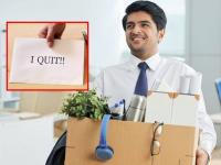 २६ टक्के कर्मचारी नोकऱ्या सोडणार? नववर्षाच्या तोंडावर मोठा सर्व्हे, अनेक कंपन्यांतील कर्मचारी विचारात - Marathi News | Job Alert: 26 percent of employees will leave their jobs? A big survey on the eve of the new year, the employees of many companies are thinking | Latest career Photos at Lokmat.com