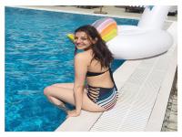 स्विमिंग पुलमध्ये हॉट अंदाजात दिसली काजल अग्रवाल - Marathi News | Kajal Aggarwal hot photo in swimming pool PSC | Latest filmy Photos at Lokmat.com