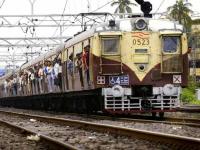 मध्य रेल्वेची वाहतूक विस्कळीत, कसा-याजवळ घसरले मालगाडीचे डबे - Marathi News | Traffic in Central Railway disrupted; | Latest maharashtra Photos at Lokmat.com