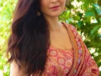 ४२ व्या वर्षीही दिसते कतरिना कैफ विशीतल्या तरुणीसारखी, रोज सकाळी पिते खास ड्रिंक- परफेक्ट फिगरचे सिक्रेट - Marathi News | At 42, Katrina Kaif Still Looks Like She’s in Her 20s Katrina Kaif fitness secret morning drink diet plan 2025 Bollywood actress fitness routine | Latest sakhi Photos at Lokmat.com