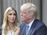 Donald Trump's India Visit : इवांकाच्या 'या' एका निर्णयावर नाराज झाले होते डोनाल्ड ट्रम्प - Marathi News | Donald Trump's India Visit:Donald Trump is said to have been offended by Ivanka Trump conversion | Latest national Photos at Lokmat.com
