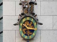 ...म्हणून 'या' घड्याळात कधीच 12 वाजत नाही - Marathi News | The clock in Switzerland doesn't have 12 digits | Latest international Photos at Lokmat.com