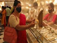 Gold Rate Today: सोन्याच्या किंमतीत पुन्हा वाढ, चांदीचा दरही वाढला; काय आहे आजचा भाव?, जाणून घ्या - Marathi News | Gold Rate Today: Gold prices rise again, silver prices also rise | Latest mumbai Photos at Lokmat.com