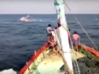 अर्नाळ्याच्या समुद्रात बोटीवरच्या बुडालेल्या 11 खलाशांना वाचवतानाचा व्हिडीओ लोकमतच्या हाती