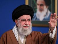 घरातील ऑफिसमध्ये बसून देशाच्या सुरक्षेचा आढावा घेत होते, खामेनेईंच्या ऑफिसवर अचूक निशाणा; इराणच्या सर्वोच्च नेत्याचा मृत्यू कसा झाला? - Marathi News | Sitting in his home office reviewing the country's security, Khamenei's office was targeted; How did Iran's supreme leader die? | Latest international Photos at Lokmat.com