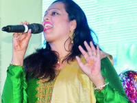 #खामगाव कृषी महोत्सव : वैशालीच्या स्वरांनी खामगावकर मंत्रमुग्ध - Marathi News | Khamgaon Krishi Mahotsav: Vaishali recitation of Khamgaonkar mahromagadha | Latest buldhana Photos at Lokmat.com