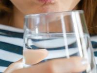 Skin Care: मेकअप न करताही चेहरा दिसेल तेजस्वी, ७ सोपे उपाय-चेहऱ्यावरुन नजर हटणार नाही - Marathi News | 7 skin care tips for permanent glowing skin, how to keep your skin glowing and young, skin care routine for young and glowing skin | Latest sakhi Photos at Lokmat.com