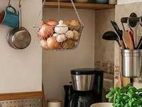 ओट्यावरचा पसारा लटकवून टाका, पाहा १० हँगिंग स्टोरेज आयडिया - छोटं किचनही दिसेल आलिशान - टापटीप... - Marathi News | kitchen hanging storage solutions hanging rack ideas for kitchen hanging kitchen storage ideas | Latest sakhi Photos at Lokmat.com