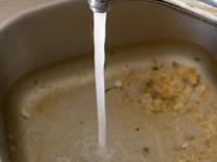 किचन सिंकमध्ये पाणी तुंबून राहते- घाण अडकते? ४ उपाय, दुर्गंधी होईल गायब- सिंक चमकेल नव्यासारखे - Marathi News | how to clean a clogged kitchen sink at home best hacks to remove bad smell from kitchen sink natural ways to unclog kitchen sink and remove dirt | Latest sakhi Photos at Lokmat.com