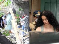 स्वप्नांची राखरांगोळी, ‘उद्धवस्त’ऑफिसामध्ये पोहोचली कंगना, See Pics - Marathi News | kangana ranaut arrives at her office after bmc demolition work photos viral on social media | Latest filmy Photos at Lokmat.com