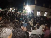 कोल्हापूर जिल्ह्यातील मुलींच्या शोषण प्रकरणाला वेगळे वळण, बजरंग दलाच्या पदाधिकाऱ्याला पिस्तुलाचा धाक दाखवत जीवे मारण्याची धमकी - Marathi News | A different twist to the case of exploitation of girls in Kolhapur district, a Bajrang Dal official was threatened with death at gunpoint | Latest kolhapur News at Lokmat.com