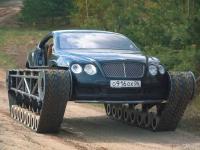 ...जेव्हा तीन कोटींच्या कारचा रणगाडा बनविला - Marathi News | ... when the three crores car converted in tank | Latest auto Photos at Lokmat.com