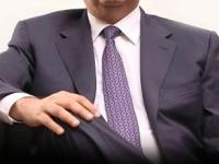 २ खोल्यांपासून झाली सुरुवात, आज ४ लाख कोटींचा टर्नओव्हर; वाचा कोटक महिंद्रा बँकेची अनटोल्ड स्टोरी - Marathi News | Started with 2 rooms today turnover of 4 lakh crores Read the untold story of Kotak Mahindra Bank uday kotak anand mahindra | Latest business News at Lokmat.com