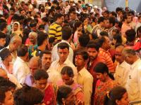 पर्यटकांच्या गर्दीने कोल्हापूर गजबजले - Marathi News | Kolhapur tourists News | Latest kolhapur Photos at Lokmat.com