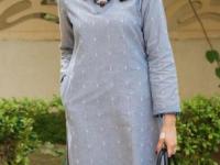 Monsoon Special : ऑफिसवेअरसाठी कुर्तीचे खास कलेक्शन! ५ ट्रेण्डी पॅटर्न, जीन्स पलाझोवर दिसतील सुंदर - Marathi News | Monsoon office wear Kurti trends 2025 Office look kurti style Fashion for working women | Latest sakhi Photos at Lokmat.com