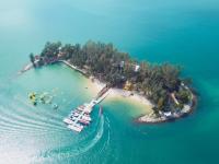 Travel : कोल्डड्रिंकपेक्षाही स्वस्त पेट्रोल, इतर गोष्टीही खिशाला परवडणाऱ्या; भारतीयांसाठी व्हिसा फ्री आहे 'हे' बेट! - Marathi News | Travel: Petrol cheaper than cold drinks, other things also affordable; This island is visa-free for Indians! | Latest travel Photos at Lokmat.com