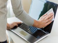 लॅपटॉपच्या स्क्रीनवर धूळ बसली आहे? टिश्यू पेपर की कापड कशाने साफ कराल? 'या' टिप्स येतील कामी - Marathi News | Is there dust on the laptop screen? How to clean it with tissue paper or cloth? These tips will come in handy | Latest tech News at Lokmat.com लॅपटॉपच्या स्क्रीनवर धूळ बसली आहे? टिश्यू पेपर की कापड कशाने साफ कराल? 'या' टिप्स येतील कामी - Marathi News | Is there dust on the laptop screen? How to clean it with tissue paper or cloth? These tips will come in handy | Latest tech News at Lokmat.com