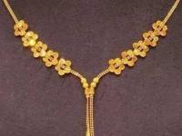 लग्नसराईत सुंदर दागिना घ्यायचाय, पाहा कमी वजनाचे नाजूक सुंदर नेकलेस-एकसेएक डिझाइन्स-महागाईच्या काळातही सुंदर खरेदी - Marathi News | light weight gold necklace designs, latest patterns in gold necklace, gold necklace designs in 1 gram | Latest sakhi Photos at Lokmat.com