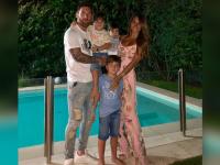 लिओनेल मेस्सी व ख्रिस्तियानो रोनाल्डो यांचे New Year सेलिब्रेशन - Marathi News | Happy New Year celebration of Lionell Messi and Cristiano Ronaldo | Latest football Photos at Lokmat.com