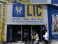 LIC' ची खरेदी सुरूच! 'या' दहा कंपन्यांचे खरेदी केले शेअर्स, तुमच्याकडे आहेत का हे स्टॉक - Marathi News | lic just increased stake in these 10 companies voltas irctc | Latest business Photos at Lokmat.com