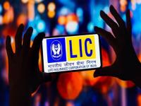 LIC ची दमदार पॉलिसी; फक्त 45 रुपयांच्या गुंतवणूकीवर मिळेल 25 लाख रुपयांचा परतावा - Marathi News | LIC's strong policy; An investment of just Rs 45 will get a return of Rs 25 lakh | Latest business Photos at Lokmat.com