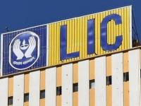 LICच्या 'या' खास पॉलिसीवर मिळेल FD पेक्षा अधिक व्याज, मॅच्युरिटीवर मिळेल 17 लाखहून अधिक रक्कम - Marathi News | LIC bima jyoti plan you will get more than rs 17 lakh on maturity know about the plan | Latest business Photos at Lokmat.com