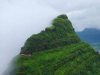 'पावसाळ्यात धाडस, मोहीमही फत्ते'; दुर्गम लिंगाणा सर करून फडकवला तिरंगा - Marathi News | 'Courage in the rain, success in the campaign'; The tricolor was hoisted on the remote Lingana | Latest dharashiv Photos at Lokmat.com