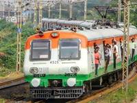 रेल्वे प्रशासनानं बापूंना वाहिली आगळीवेगळी श्रद्धांजली - Marathi News | Bapu's unique tribute to the Railway Administration | Latest mumbai Photos at Lokmat.com