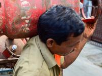 मध्यपूर्वेतील तणावाचा परिणाम: भारतातील LPG वापरात १३% घट; पुरवठा साखळीवर मोठा परिणाम - Marathi News | Middle East Crisis: 13% drop in LPG consumption in India; Major impact on supply chain | Latest business News at Lokmat.com