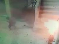 माचिसची काडी पेटवली अन् भडका उडाला, सिलेंडरच्या स्फोटात कुटुंबातील ७ जण होरपळले - Marathi News | A matchstick was lit and a fire broke out, 7 members of a family were burnt to death in a cylinder explosion | Latest national News at Lokmat.com