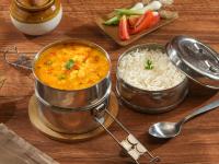 कडक उन्हाळ्यातही टिफिनमधील अन्नपदार्थ होणार नाहीत खराब, फक्त अशाप्रकारे करा पॅक - Marathi News | Food: Even in hot summers, the food in tiffin will not spoil, just pack it like this | Latest food Photos at Lokmat.com