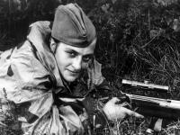 Lyudmila Pavlichenko Women Sniper of Ukraine: पुन्हा जागी झाली 'ल्यूडमिला'! महिला स्नायपरने तेव्हा ३०९ नाझी सैनिकांना टिपलेले, जर्मनीचे स्वप्न भंगलेले - Marathi News | Lyudmila Pavlichenko Women Sniper of Ukraine: world war 2 Dangerous female sniper shot 309 Nazi soldiers of Hitler Germany; inspiration story of Ukraine war Kiev | Latest international Photos at Lokmat.com