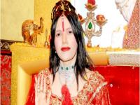 'बिग बॉस 14' मधील हाएस्ट पेड कंटेस्टेंट आहे राधे माँ, एका आठवड्यासाठी घेणार इतके लाख - Marathi News | Radhe maa among highest paid celebrity of bigg boss 14 this much amount offered to her | Latest filmy Photos at Lokmat.com