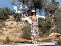 पहिल्याच चित्रपटातून झाली स्टार! प्रेमासाठी करिअरवर सोडलं पाणी, नवऱ्याला वाचवायला विकली १०० कोटींची मालमत्ता - Marathi News | bollywood actress phool aur kaante fame madhoo film industry journey save husband from debt know about her | Latest filmy Photos at Lokmat.com