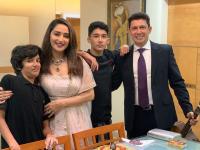 माधुरी दीक्षितची मुलं काय करतात? दोघांना सिनेमात नाही रस; म्हणाली, "त्यांना ही सर्कस.." - Marathi News | madhuri dixit s two sons arin and ryan know about them actress says they have no interest in cinema | Latest filmy Photos at Lokmat.com