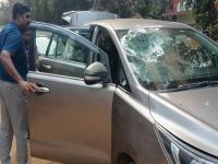 महाडमध्ये शिंदेसेना अन् राष्ट्रवादीत तुफान राडा; वाहनांची तोडफोड, तटकरे-गोगावले संघर्ष पेटला - Marathi News | Clashes erupt between Shinde Sena and NCP in Mahad; Vehicles vandalized, Tatkare-Gogavale clash erupts | Latest raigad News at Lokmat.com महाडमध्ये शिंदेसेना अन् राष्ट्रवादीत तुफान राडा; वाहनांची तोडफोड, तटकरे-गोगावले संघर्ष पेटला - Marathi News | Clashes erupt between Shinde Sena and NCP in Mahad; Vehicles vandalized, Tatkare-Gogavale clash erupts | Latest raigad News at Lokmat.com