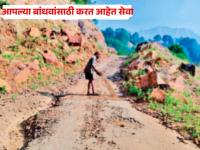 सातपुड्यातील ‘दशरथ मांझी’! रायसिंग वळवी हातात फावडे, कुदळ घेऊन घाटमार्गातील बुजवताहेत खड्डे - Marathi News | 'Dasarath Manjhi' of Satpura! Raisingh Valvi, with shovel and hoe in hand, fills the potholes on the ghat road | Latest nandurbar News at Lokmat.com
