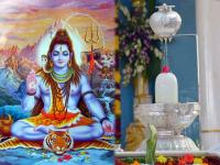 Mahashivratri 2022: महाशिवरात्रीला राशीनुसार करा रुद्राभिषेक; महादेवांची होईल कृपा, नशीब उजळेल, भाग्य चमकेल - Marathi News | mahashivratri 2022 do rudrabhishek on lord shiva shivling as per your zodiac signs and get auspicious benefits | Latest bhakti Photos at Lokmat.com