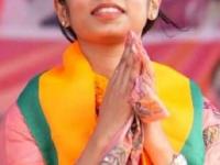 Bihar Maithili Thakur : गायिका मैथिली ठाकूरची बिहारबाहेरही चर्चा, सोशल मीडिया स्टार झाली आमदार - Marathi News | Bihar Maithili Thakur going viral on social media Maithili Thakur political entry full details MLA news update MLA news update | Latest sakhi Photos at Lokmat.com