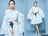 Hotness Overloaded ! मलायका अरोराने सोशल मीडियावर पुन्हा एकदा लावली आग - Marathi News | Malaika arora shares her hot photo on social media | Latest filmy Photos at Lokmat.com