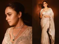 अमृता खानविलकर वेस्टर्न आउटफिट इतकीच साडीतही दिसते तितकीच ग्लॅमरस, पहा तिचे फोटो - Marathi News | Amrita Khanvilkar shared photos in saree | Latest filmy Photos at Lokmat.com