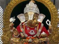 राज्याच्या विविध भागात ढोल-ताशांच्या गजरात गणरायांच्या भव्य मुर्तींची मंडपामध्ये प्रतिष्ठापना करण्यात आली - Marathi News | The magnificent idols of the people of the state were installed in different parts of the state | Latest maharashtra Photos at Lokmat.com