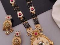 १ ग्रॅम राजवाडी मंगळसूत्रांचा खास ट्रेंड; १० नवीन डिजाईन्स, साडीत उठून दिसेल मोठं मंगळसूत्र - Marathi News | Rajwadi Mangalsutra : 10 Rajwadi Mangalsutra Designs Long Mangalsutra Patterns | Latest sakhi Photos at Lokmat.com