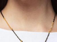 रोज वापरण्यासाठी मंगळसूत्राच्या खास डिझाइन्स, कमी किंमतीत सुंदर-देखणा दागिना - Marathi News | simple office wear mangalsutra for daily uses beautiful and elegant jewellery women fashion tips | Latest sakhi Photos at Lokmat.com