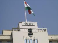 मंत्र्यासोबत एकाच व्यक्तीला मंत्रिमंडळ सभागृहापर्यंत प्रवेश - Marathi News | Only one person is allowed to enter the Cabinet Hall with the minister. | Latest national News at Lokmat.com