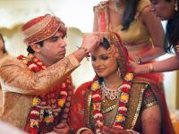 Shocking: ही कसली डील? लग्नाच्या १७ दिवसांनी पत्नीला प्रियकराच्या हवाली केले, अ‍ॅग्रिमेंटही केले - Marathi News | Shocking: After 17 days of marriage, husband handed over his wife to her lover and also made an agreement | Latest national Photos at Lokmat.com