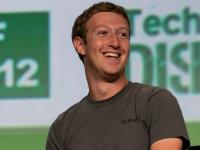 बैठक असो वा सोहळा, यांचा पोशाख आगळा-वेगळा - Marathi News | Celebrities That Wear The Same Clothes Every Day | Latest jarahatke Photos at Lokmat.com