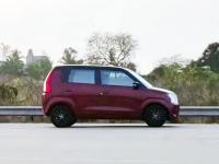 याला म्हणतात ऑफर! फक्त २० हजारांत घरी न्या मारुतीची ‘ही’ CNG कार; ३४ किमी मायलेज, भन्नाट फिचर्स - Marathi News | maruti suzuki wagon r lxi cng just pay 2000 rs down payment and take it at home know about all details and emi options | Latest auto Photos at Lokmat.com